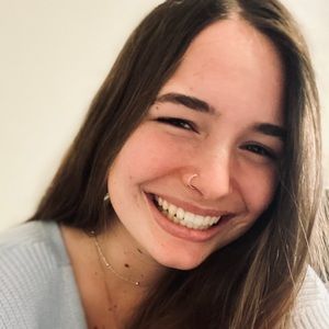 Meet your Posher, Malia